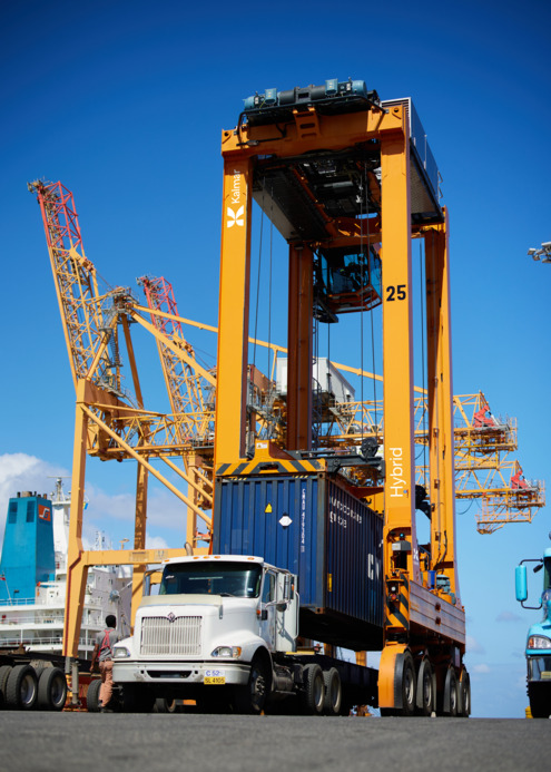 NB_Hafen Barbados Hybrid-Portalhubwagen 2024 (3).png NB_Hafen Barbados Hybrid-Portalhubwagen 2024 (3).png