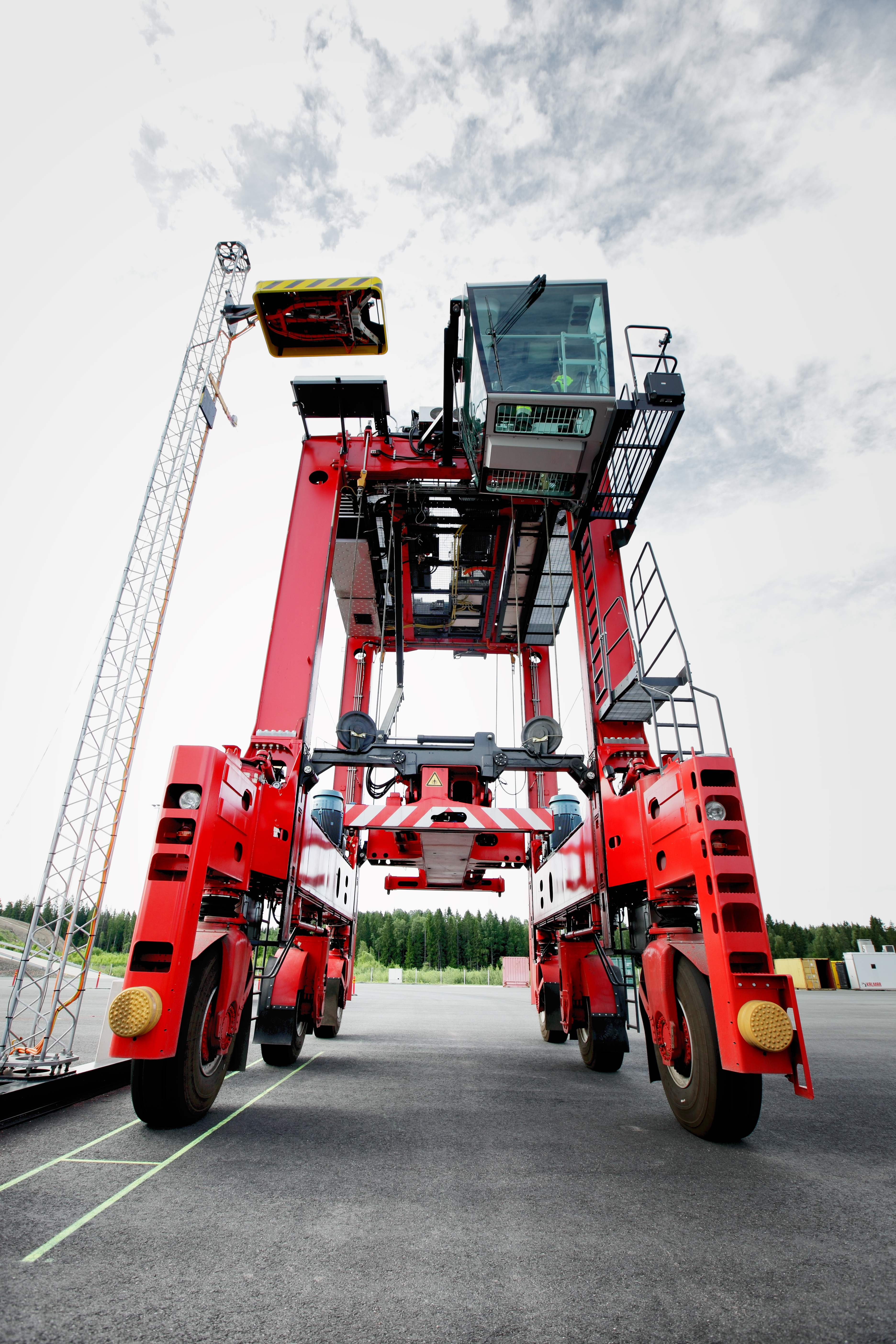 Load handler. Ричстакер Kalmar. Kalmar 2006. Кальмар техника для контейнеров. Kalmar924015.0776.